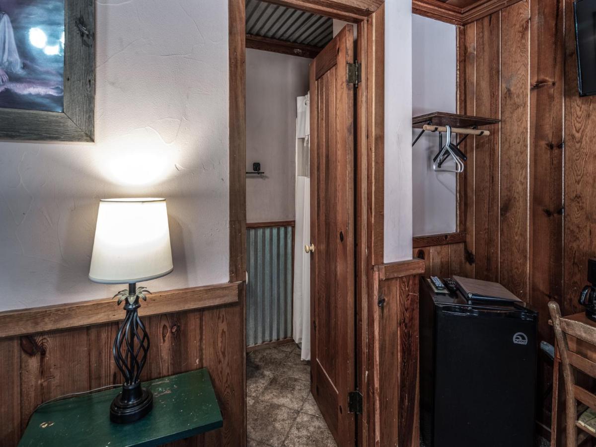 Apache Village Cabinette 13, Queen Bed, Midtown, Sleeps 2 루이도소 외부 사진