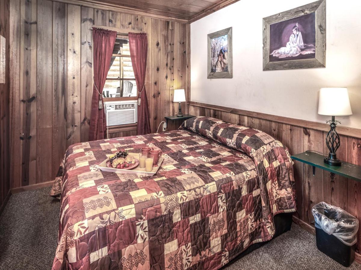 Apache Village Cabinette 13, Queen Bed, Midtown, Sleeps 2 루이도소 외부 사진